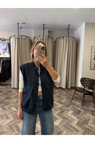 9847-245033-1 KAPİTONE YELEK