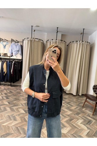 9847-245033-1 KAPİTONE YELEK