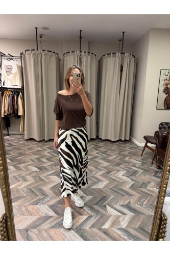 9933-7622 KAHVE ÇİZGİLİ SATEN VEREV ETEK